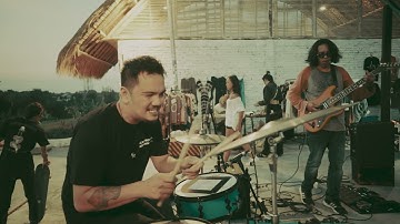 Modjorido feat. Reno Pratama - HoodooMan ( Live At Loco By Nature Bali )