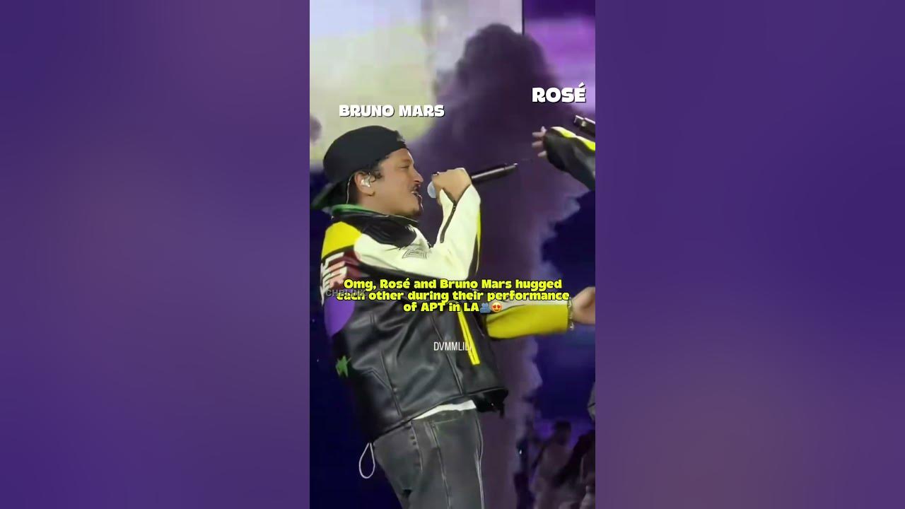 Rosé and Bruno Mars hugged each other during their performance of APT in LA #rosé #brunomars