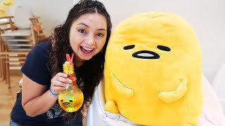 Exploring a CUTE Gudetama Cafe in Japan!