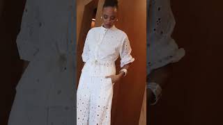 Invista Em Looks Monocromáticos Na Cor Off White, Que Comunicam Leveza, Fluidez E Elegância.