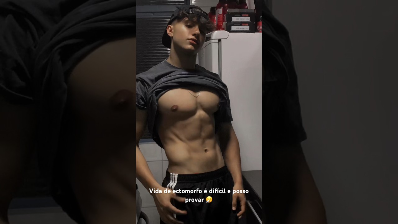 Sem camisa é outra coisa 🔥 