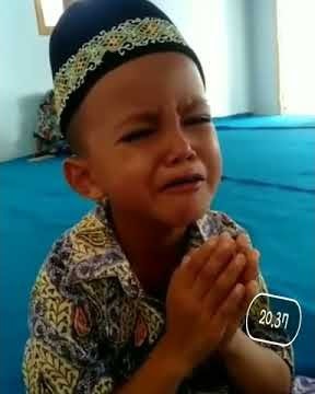 Budak kecil takut dipukul ustadnya