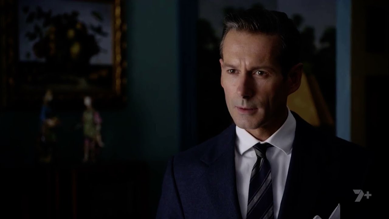 1x12 3 George tells Elizabeth he's proposed