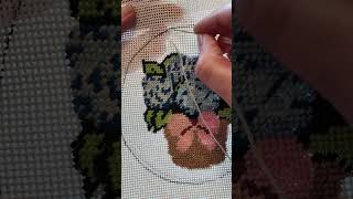 Needlepoint 101: background stitching! Diagonal scotch stitch in this video :) #ndlpt
