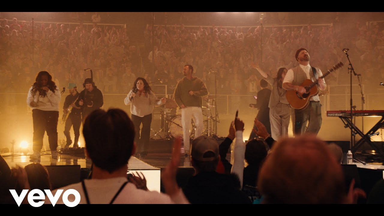 Kari Jobe, Cody Carnes, Passion - Who Else (Live From Passion 2025) Kari Jobe, Cody Carnes, Passion - Who Else (Live From Passion 2025)