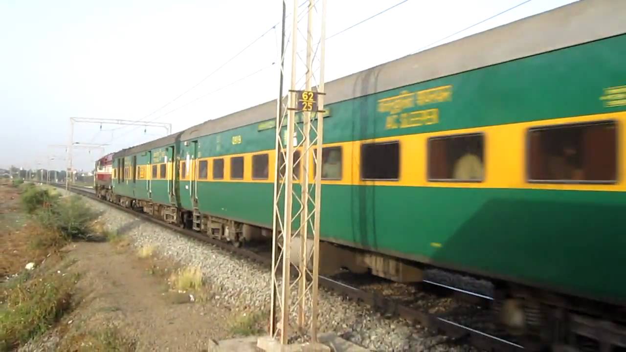 [IRFCA] 2215 DEE-BDTS Garib Rath!!!!!!! - YouTube