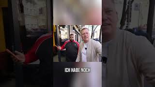 Mann findet Loch im Boden! Was ist das? Riesen-Döner Schock! #shorts