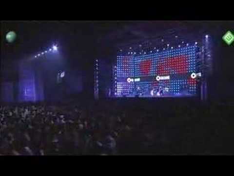 Rihanna - Hey Mr Dj (Live Earth)