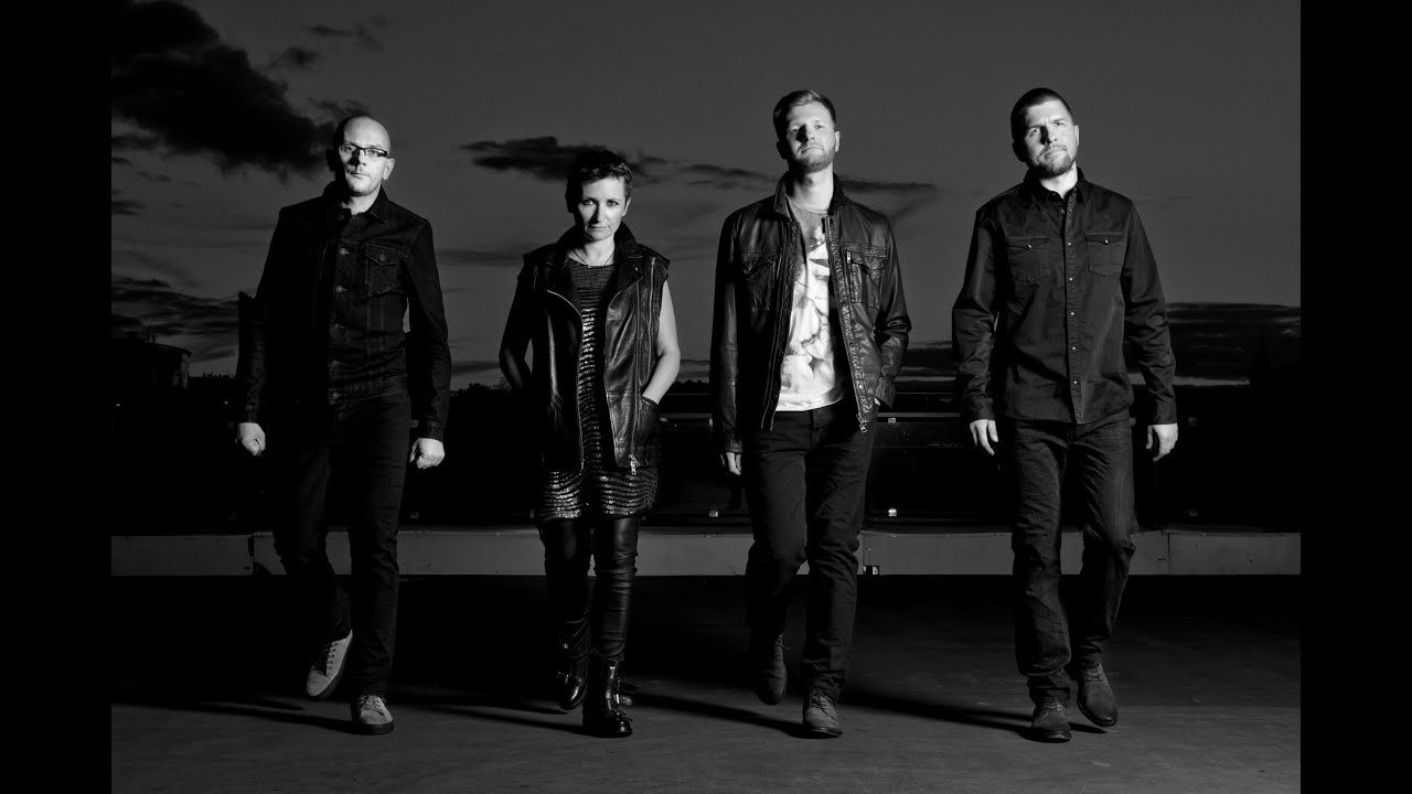 Солистка группы «Ночные снайперы» дала два концерта во Владивостоке ...