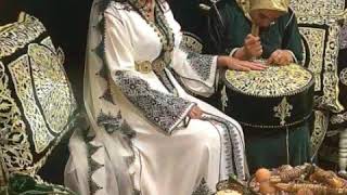 ملابس العروس المغربية مع مجوهات العروس فديو رائع/Moroccan bride clothes are great