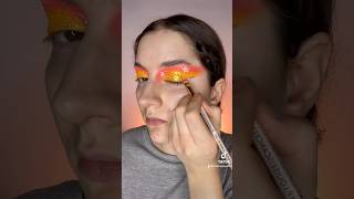 Hibiscus makeup tutorial😍🧡💛🌺✨ #flowermakeup #glittermakeup #creativemakeup #editorialmakeup