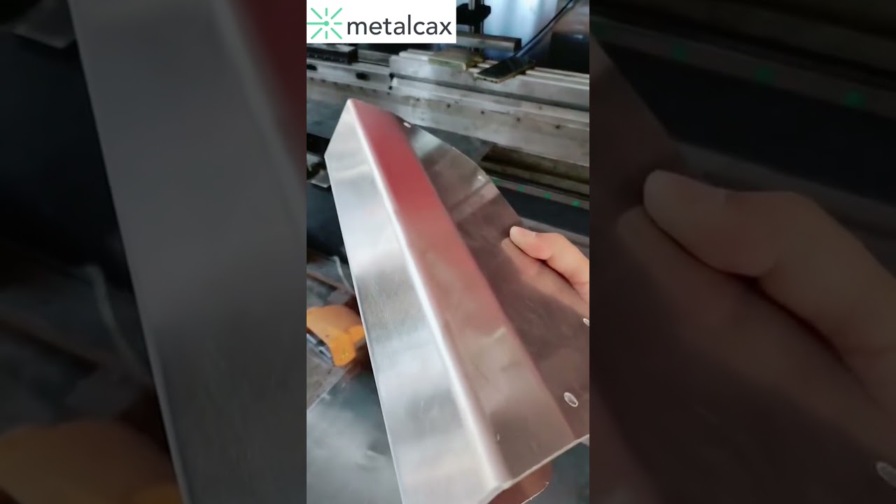 The 4mm thick aluminum plate is traceless bending. 