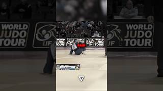 The Referee Didn’t Stop It… So She BIT Her Opponent 😳