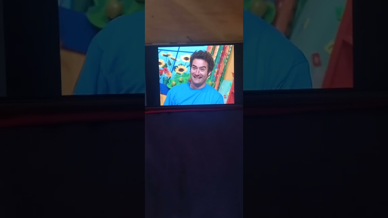 Wigglehouse segment muslceman Murray tv series 1 wave to wags live from the wiggles big show (1997)