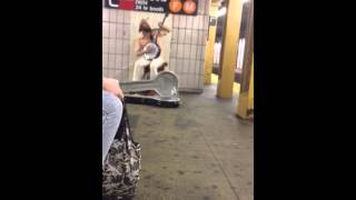 Download Lagu Rock me Mama (all the way live from a NYC subway station) MP3