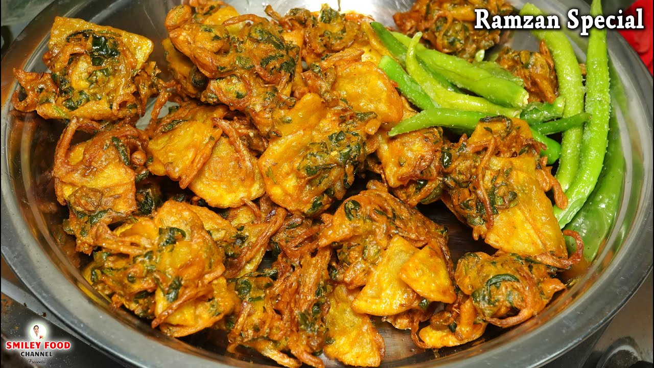 इफ्तार स्पेशल आलू मेथी और प्याज़ के क्रिस्पी पकौड़े Aloo Pyaz Methi ke crispy Pakode 