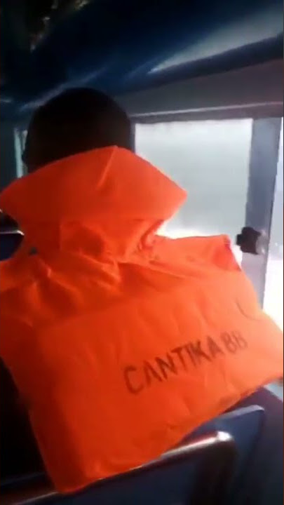 Detik Detik Penumpang Kapal cepat Cantika 88 Pakai Pelampung #shorts