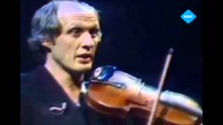 Video thumbnail of "Herman van Veen - Achterlangs"