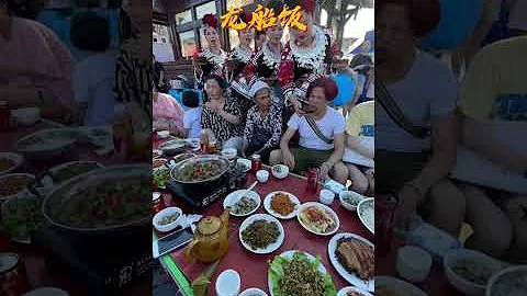 #貴州旅行 #鎮遠端午節龍船飯，是一種有着吉祥寓意的食物，它起源於每年農曆五月龍舟賽前後，用於慰勞劃龍舟的健兒。吃過龍船飯，一年都會風調雨順，五穀豐登！#尋味貴州 - 天天要聞