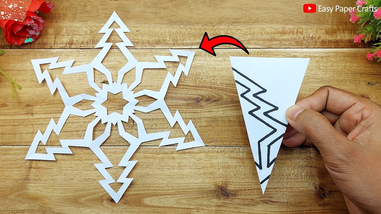paper-cutting-snowflakes-for-christmas-how-to-make-snowflake-out-of