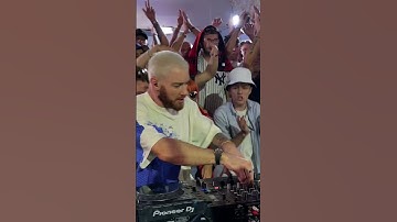 Thumbnail of No phones in the rave 🤯
