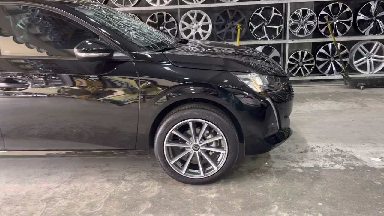 Peugeout 208 nas 17” com pneus 205/50R17
