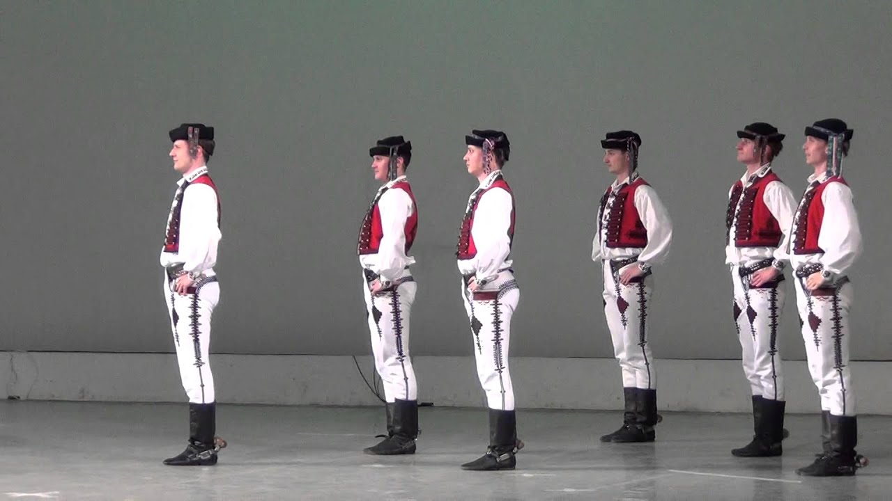 Sarisski Parobci. Юноши из региона Шаришь. Lucnica.