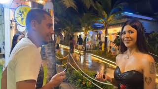 RobertoVsTheWorld: Inviting GIRLS to Fruten Fraten Bar & Chilling 🇹🇭