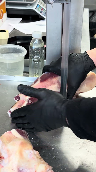 Download lagu Veal Osso Buco — Professional Saw Cutting Process #shortvideo #meatmarket #food