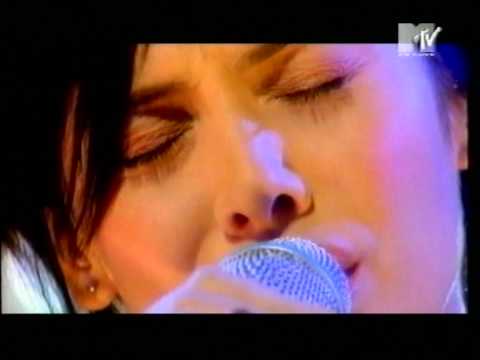 Natalie Imbruglia - Smoke (Live 1998) - YouTube