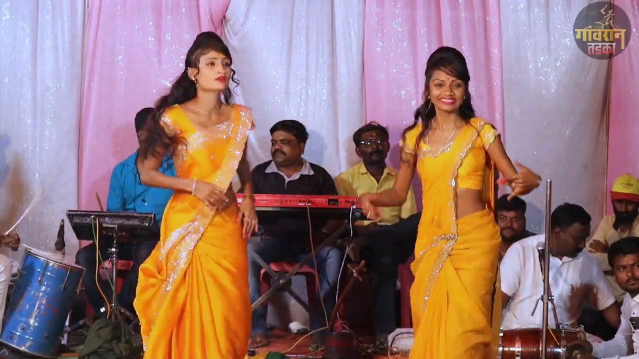 पाखरा आझाद केलं तुला...महाराष्ट्रातील फेमस गाणं आणि रेखा आणि रेश्मा यांचा सुंदर डान्स 