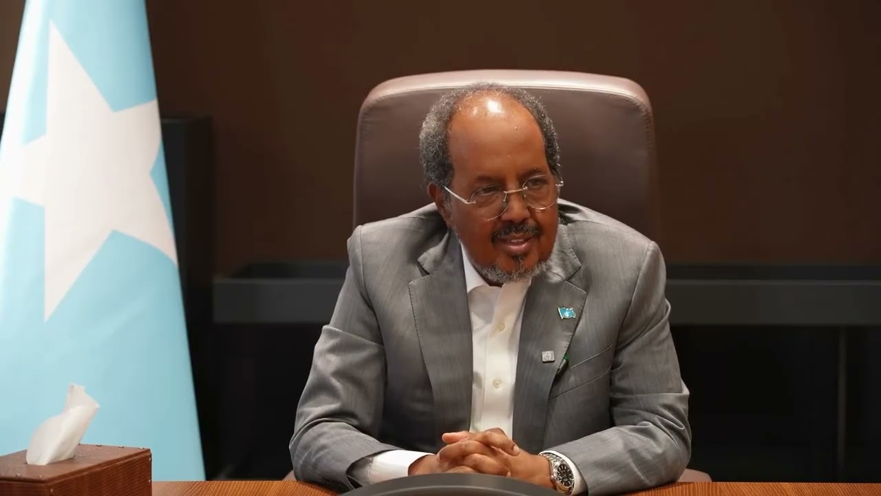 MADAXWEYNE XASAN OO ABAAL MARINNO LACAGEED GUDDOONSIIYAY ARDAY QUR'AANKA KARIIMKA KU TARTAMAY.
