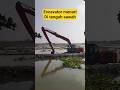 The excavator dances in the middle of the rice field | Excavator menari di tengah sawah