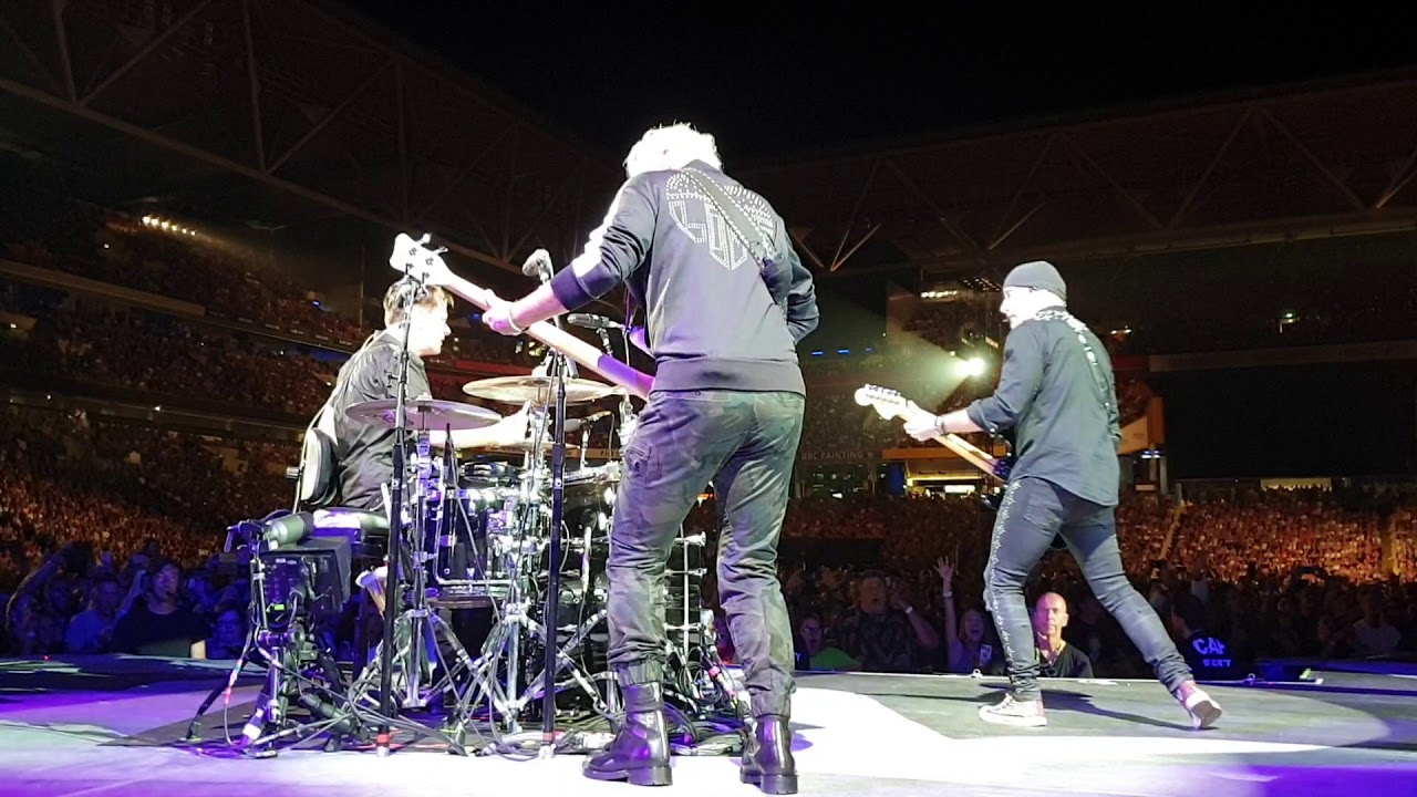 2 U2 Bad with Beds Are Burning and Pride In The Name Of Love YouTube