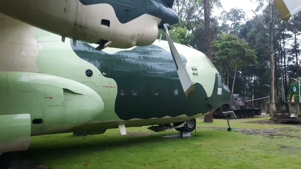 Tham quan địa đạo củ chi