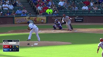 LAA@TEX: Pujols singles in a run to center field