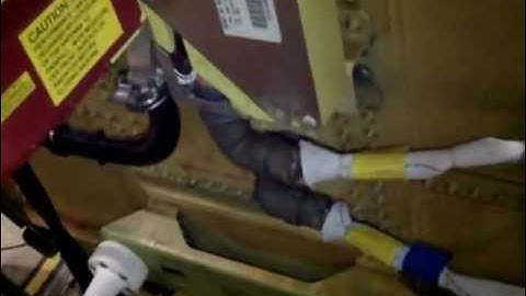 Boeing 737 view under the nose radome of a 737-800