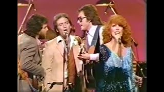 'Broken Lady' GREAT Live Version by Dottie West with Larry Gatlin & the Gatlin Brothers