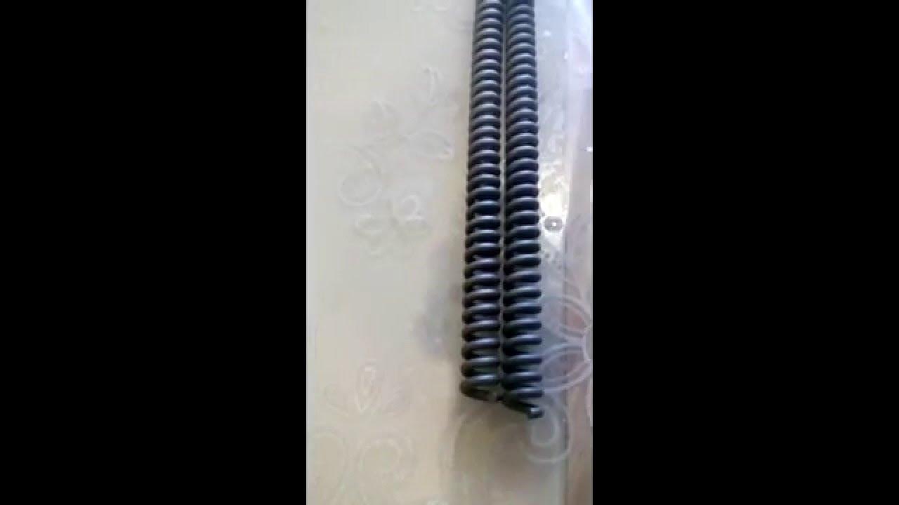 2 пружины разной длины