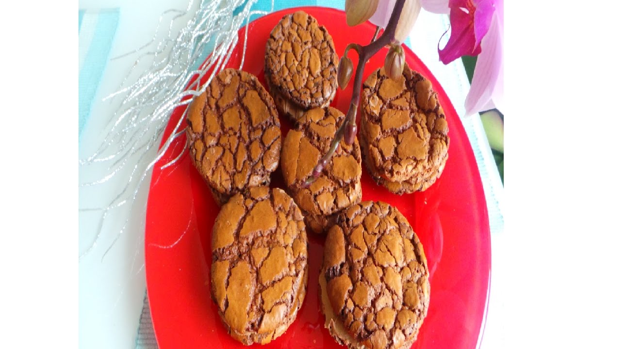 Browni Sandviç Kurabiye Kremalı / Çikolatalı ara kreması ile nefis bir