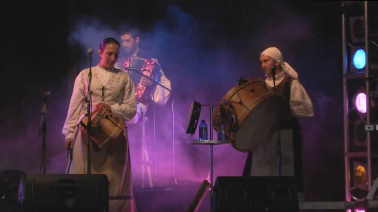 Donicelas grupo folk.