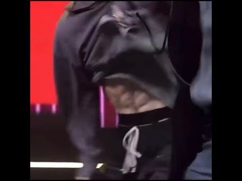 [NCT 정우] 요즘 강아지들은 복근이 이렇게 선명한가요