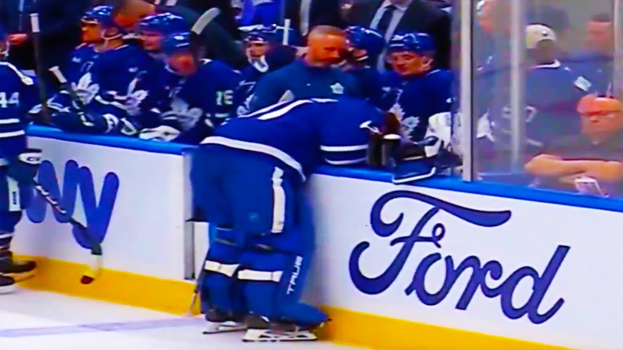 Anthony Stolarz Injury puking throwing up from Sam Bennett Head Hit | Maple  Leafs vs Panthers 2025