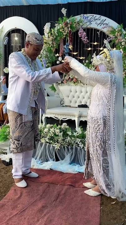 PROSESI LEMPAR KENDI ADAT SUNDA PERNIKAHAN #pernikahankampung #pengantin