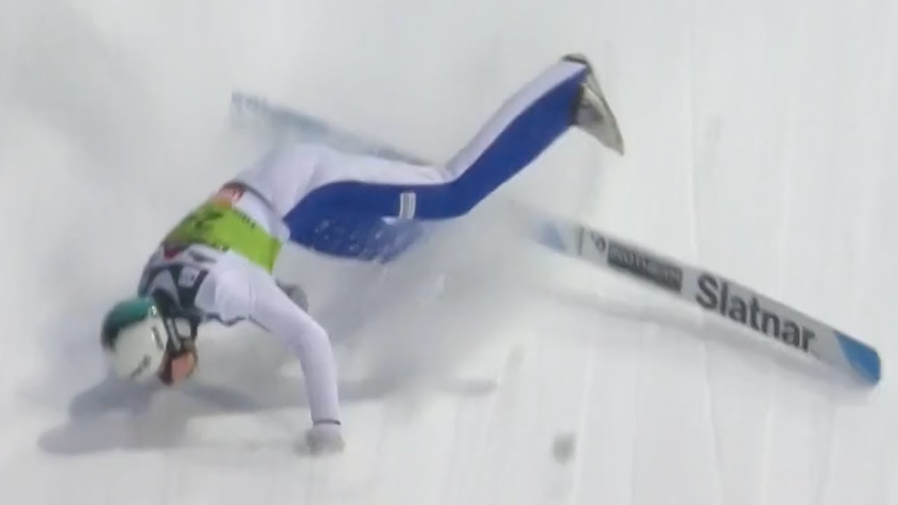 SAUT À SKI - La violente chute de Domen Prevc à plus de 100 km/h