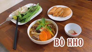 Bạn Thích HỦ TIẾU BÒ KHO hay BÁNH MÌ BÒ KHO? | Vietnamese Food | Anh Trai Độc Thân