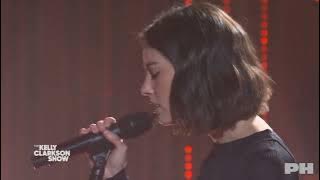 Gracie Abrams - Tough Love (Live on The Kelly Clarkson Show)