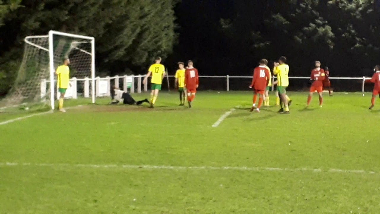 Luke Daley with a great save from a Ryan Moss header for Rayners Lane vs Harrow Borough