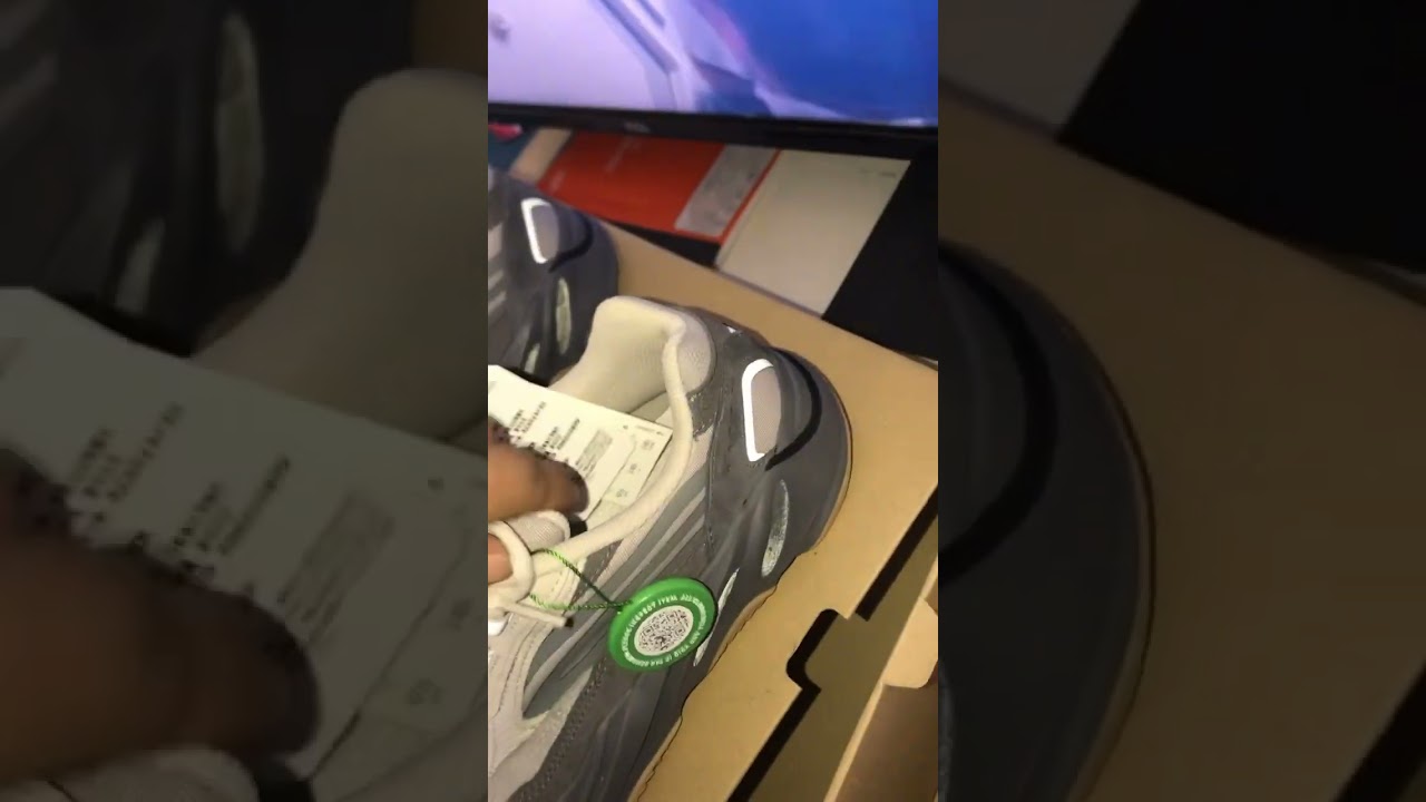 Yeezy 700 should I keep uploading my collection? 