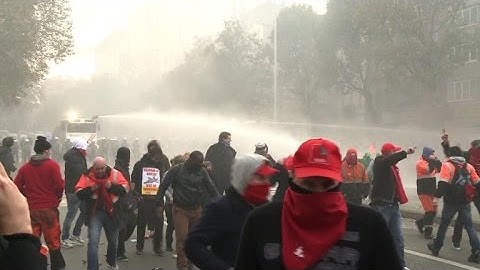 Belgique: première manifestation contre le nouveau gouvernement